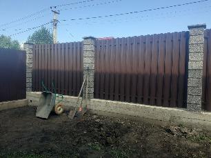 забор из профлитса столбы из камня каменные столбы для забора