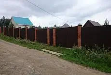 Забор с кирпичными столбами Иркутск август 2019