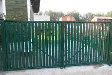 Забор из евроштакетника
